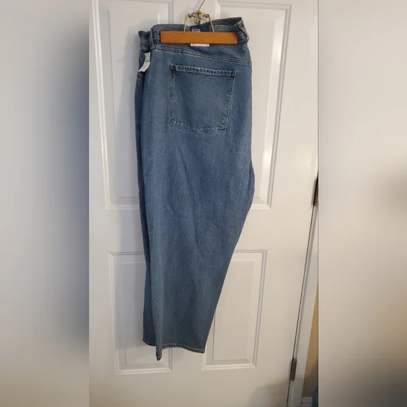 Old Navy Light Blue Relaxed Womens Jeans - Picture 6 of 6